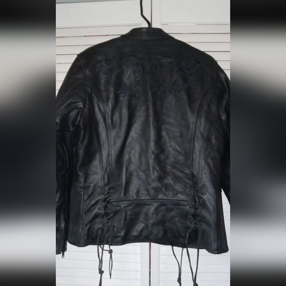 Xelement XS2030 Women's 'Gemma' Solid Black Leather Embroidered Jacket - Large - Picture 10 of 16